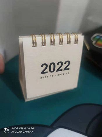 2022 Обикновен мини настолен хартиен прост календар Двоен дневен планировчик Таблица Планер Годишен дневен ред Органайзер детски коледен подарък