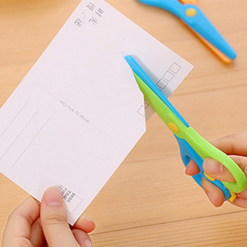 Νέο 1τμχ 137mm Mini Safety Στρογγυλή κεφαλή Πλαστικό Ψαλίδι Student Kids Paper Cutting Minions Προμήθειες για το νηπιαγωγείο