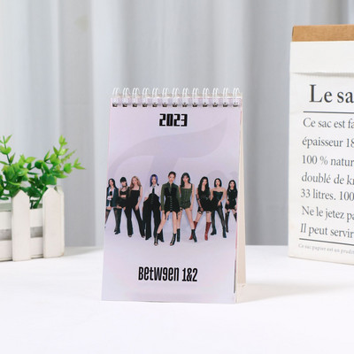Kpop Stray Kids Novogodišnji stolni kalendar 2023. Ive Twice Aespa Stolni kalendar Organizator Planer Knjige Kalendar za 2023.