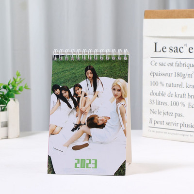 Kpop Stray Kids Novogodišnji stolni kalendar 2023. Ive Twice Aespa Stolni kalendar Organizator Planer Knjige Kalendar za 2023.