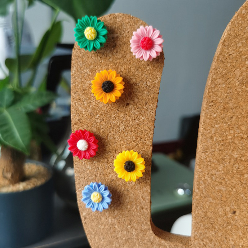 Oblik sunca u obliku cvijeta, štipaljke, štipaljke, štipaljke, oglasna ploča, plutena ploča, papir, fotografije, zidne igle, konfekcijski pribor, uredski materijal