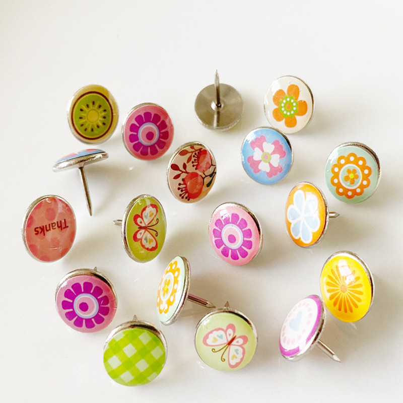 50 vnt. apvalus „pasidaryk pats“ raštas, plokščia galvutė, kūrybingas smeigtukas biuro dekoravimui