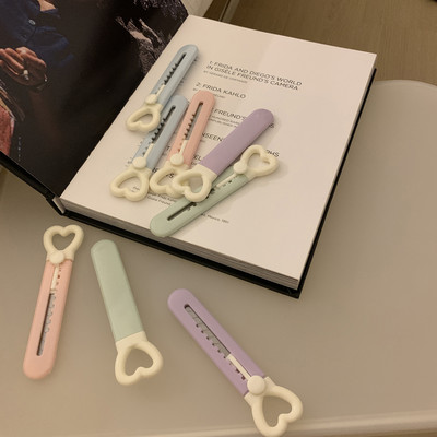 SKYSONIC Kawaii Mini Love Heart Art Utility Knife Express Box Kés Papír Vágó Kézműves Csomagoló Újratölthető Penge írószer eszköz