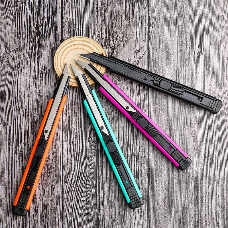 Pārnēsājams nerūsējošā tērauda nazis ar noņemamu asmeni studentiem un biroja darbiniekiem