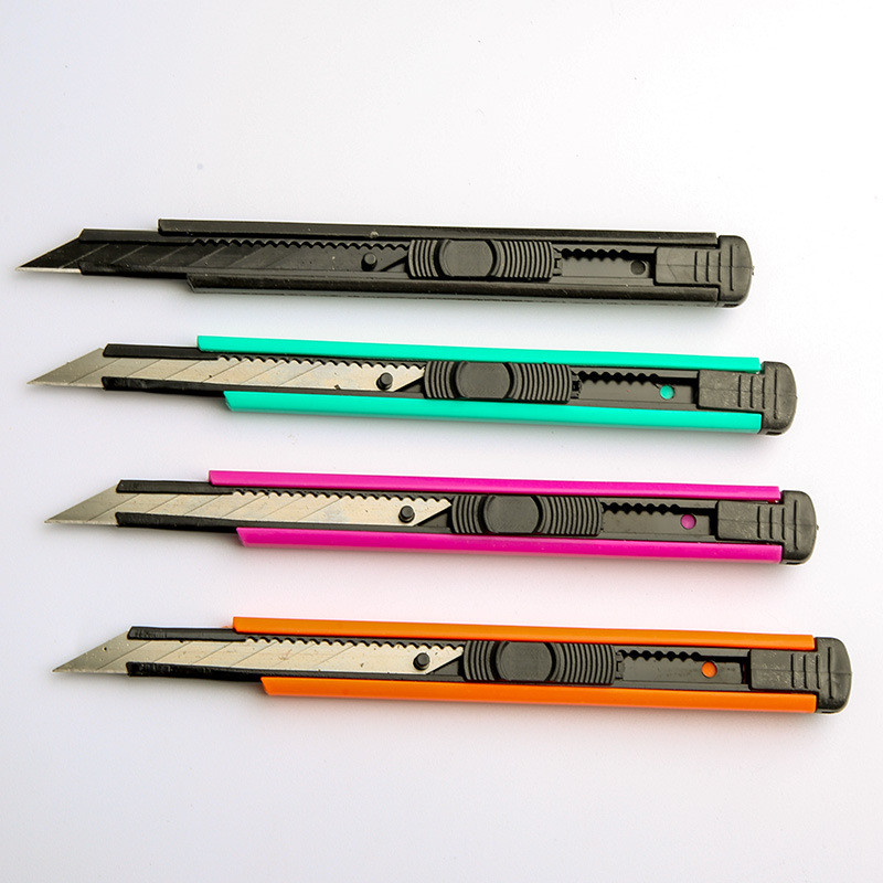 Pārnēsājams nerūsējošā tērauda nazis ar noņemamu asmeni studentiem un biroja darbiniekiem