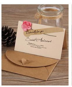 1 komplekti miniümbrik Vintage isetegemise jõupaberist kutse õnnitluskaardi sildid Kaardid Käsitsi valmistatud kuivlillega pulmapeo kingituse ümbrik