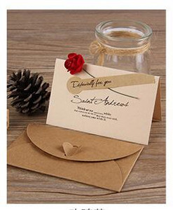 1 komplekti miniümbrik Vintage isetegemise jõupaberist kutse õnnitluskaardi sildid Kaardid Käsitsi valmistatud kuivlillega pulmapeo kingituse ümbrik