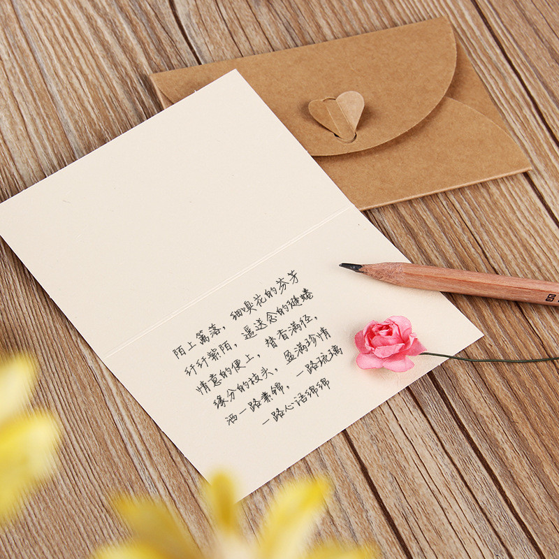 1 komplekti miniümbrik Vintage isetegemise jõupaberist kutse õnnitluskaardi sildid Kaardid Käsitsi valmistatud kuivlillega pulmapeo kingituse ümbrik