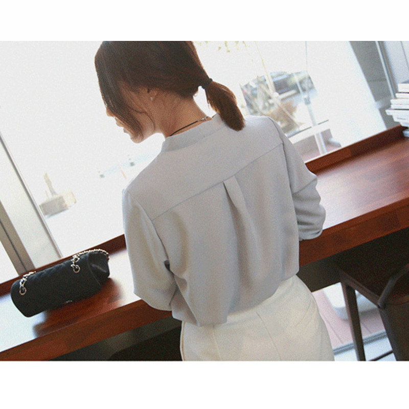 2023 Korejski stil dubokog V-izreza OL Opuštene ženske majice Ljetna bijela košulja dugih rukava Uredska dama Jednobojna bluza od šifona Ženska 9382 50