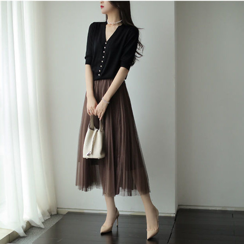 Bijela pletena košulja s V-izrezom, bluza kratkih rukava 2022. Ležerna košulja u korejskom stilu za žene, profesionalna, elegantna OL odjeća