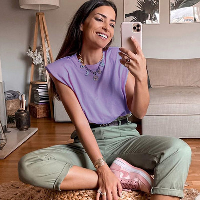 2021 m. Nauji moteriški marškinėliai su paminkštintais pečiais be rankovių, vienspalviai apvaliu kaklu Moteriški megztiniai, madingi moteriški elegantiški drabužiai