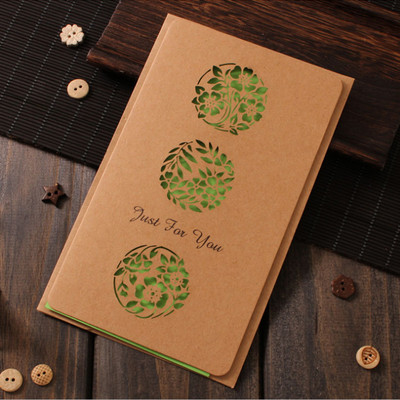 1 paket vintage pozivnica s izdubljenom goveđom kožom uključuje papirnatu omotnicu s pismom, čestitku, tiskanje školskog pribora