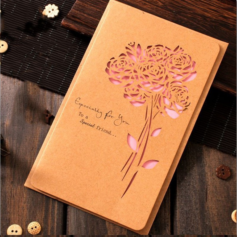 1 paket vintage pozivnica s izdubljenom goveđom kožom uključuje papirnatu omotnicu s pismom, čestitku, tiskanje školskog pribora