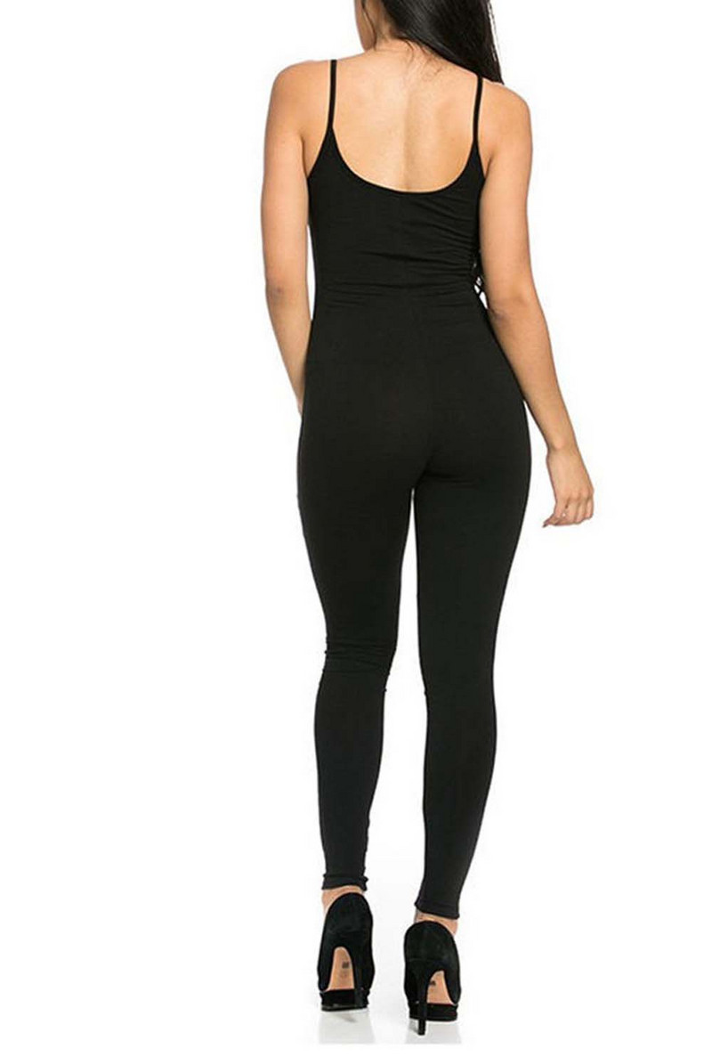 Tamprūs sportiniai kombinezonai, moteriški vasariniai kostiumai.