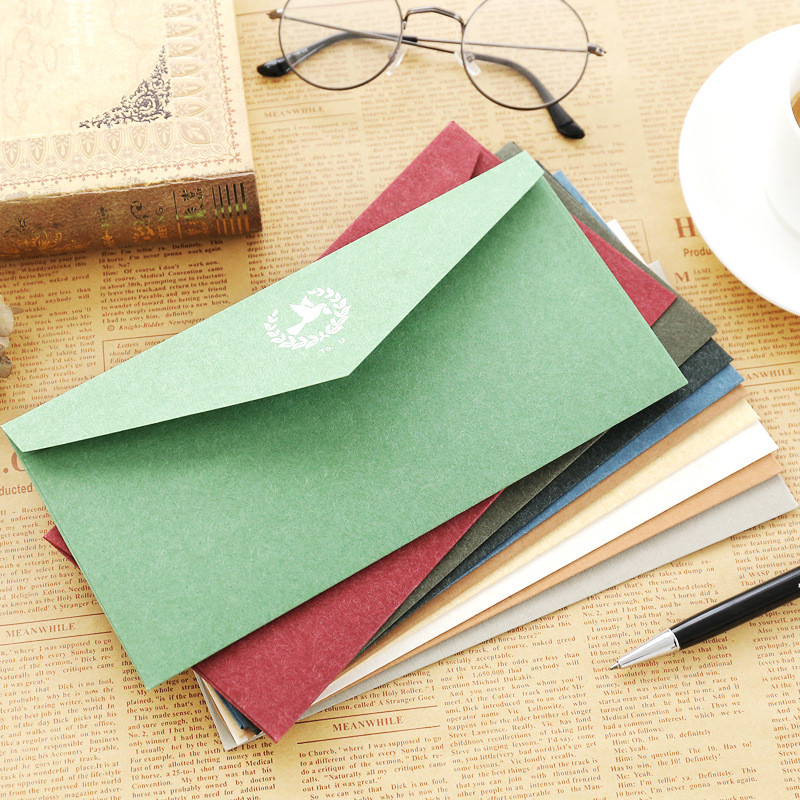 Papirna omotnica u zapadnoj boji, crvena ruža, poslovna pozivnica, omot za pismo, vintage bronzana omotnica za čestitku s porukom, darove