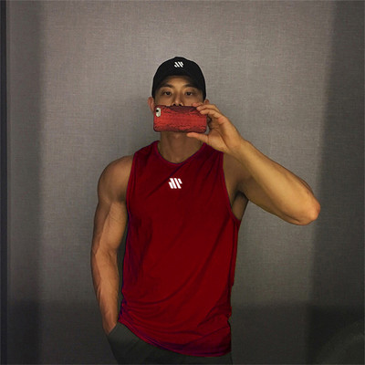 Ljetna muška odjeća velike veličine. Majice bez rukava. Majice bez rukava. Prsluk s kapuljačom. Muška majica za vježbanje. Fitness. Hip hop.