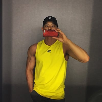 Ljetna muška odjeća velike veličine. Majice bez rukava. Majice bez rukava. Prsluk s kapuljačom. Muška majica za vježbanje. Fitness. Hip hop.