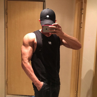 Ljetna muška odjeća velike veličine. Majice bez rukava. Majice bez rukava. Prsluk s kapuljačom. Muška majica za vježbanje. Fitness. Hip hop.