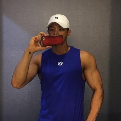 Ljetna muška odjeća velike veličine. Majice bez rukava. Majice bez rukava. Prsluk s kapuljačom. Muška majica za vježbanje. Fitness. Hip hop.