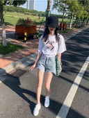 Feynzz τζιν γυναικείο σορτς 2022 Νέο καλοκαιρινό λεπτό τμήμα Ψηλόμεσο λεπτό, χαλαρό ακατέργαστο παντελόνι με σκισίματα σε γραμμή Α, καυτά παντελόνια