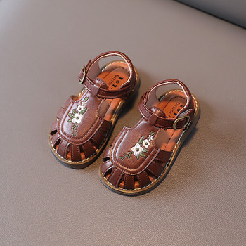 Сандали за момичета с близки пръсти 2023 Летни детски плажни обувки на открито за момичета Чаровни бродерии Цветя Малки сандали за момиченца