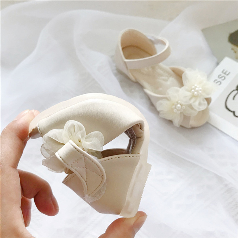 Σανδάλι Mulut Ikan Kristal Mutiara Bunga Bayi Perempuan Musim Panas Sandal Hak Datar Anak Slip On Mutiara Anak Pernikahan Putri untuk Anak Kecil