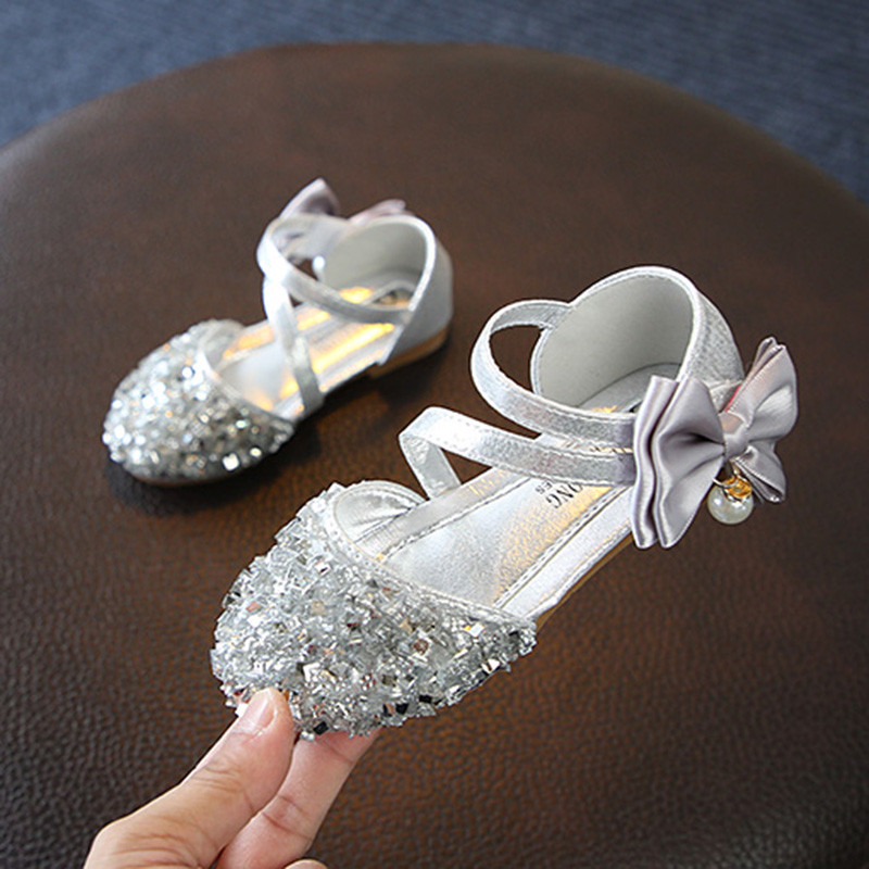 Сандал Musim Panas 2022 untuk Anak Perempuan Bayi Anak-anak Sol Lembut Sepatu BowtieGlitter Sandal Sandal Tali Pergelangan Kaki Sejuk