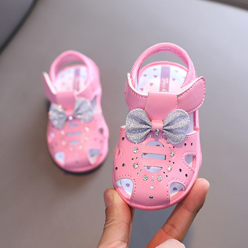 Sepatu Sandal Musim Panas Baru Sepatu Putri Kulit Anak-anak Fashion Manis Lucu untuk Anak Perempuan Sepatu Pita Hoolow Out Antilembap Bayi