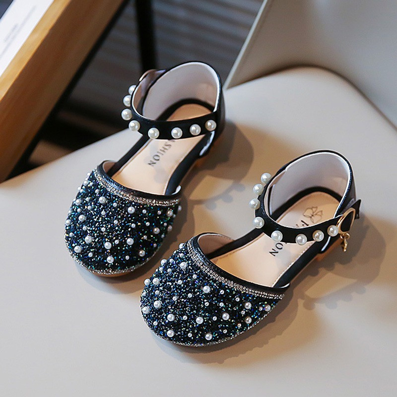 Sandal Putri Datar Anak Perempuan Musim Panas Sepatu Bayi Mutiara Berlian Imitasi Sederhana Retro Mode Sepatu Anak-anak Sandal Pesta Pernikahan