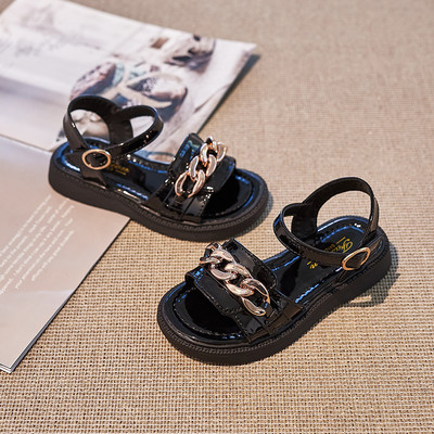 2023 Νέα επώνυμη αλυσίδα σχεδιαστών καλοκαιρινά σανδάλια για κορίτσια Παντός αγώνα Princess Παιδικά παπούτσια για κορίτσια Φοιτητικά παπούτσια Flat Heel G02231