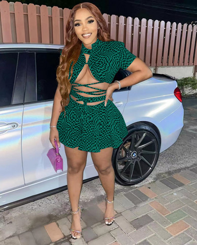 CM.YAYA Κομψό καρό γυναικείο σετ με κορδόνι Crop top και flare πλισέ σορτς Αθλητική φόρμα παραλίας δύο 2 τεμαχίων σετ γυμναστικής