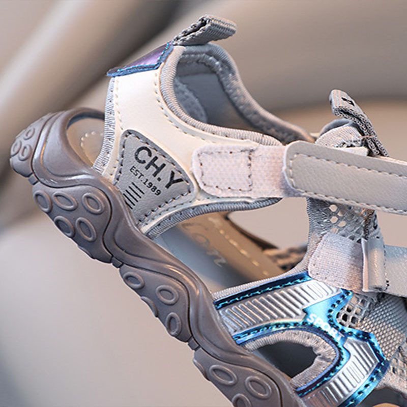 2023 Klasične crne sive sandale za dječake Ljetne sportske cipele s izrezima Dječje vanjske vrtove Zgodne dječje cipele G04171