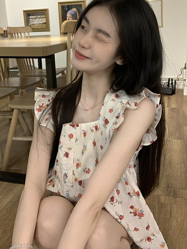 Moteriški marškiniai, skraidančios rankovės, raukiniai gėlėmis, saldus korėjietiškas mados stilius, studentai, tinkantys visiems, vasaros klasikinis dizainas, švelnus laisvalaikis