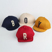 Dječja ljetna kapa s mekim obodom i slovima za bejzbolsku kapu za dječake. Dječje kape za sunčanje