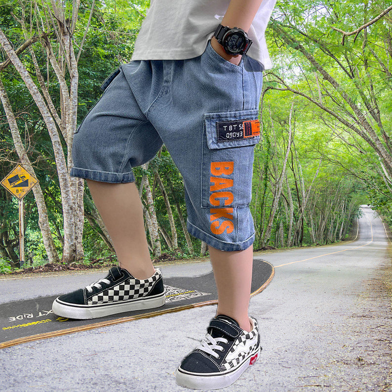 Traperice za dječake za ljeto 2023. Nove dječje kaubojske hlače 7/10, dječja odjeća, modna ležerna široka traperica s džepovima s printom slova