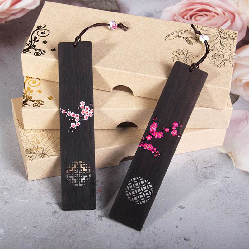 Kineski klasični stil Crtež u boji Plum Blossom Knjižna oznaka ebanovine Šuplja kreativna knjiga Isječak za učenike Školski pribor