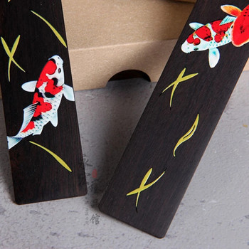Китайски стил Рисуван Koi Carp Отметка от сандалово дърво Ретро висулка с пискюл Lucky Book Mark Училищен офис Четене Канцеларски материали