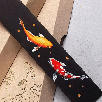 Китайски стил Рисуван Koi Carp Отметка от сандалово дърво Ретро висулка с пискюл Lucky Book Mark Училищен офис Четене Канцеларски материали