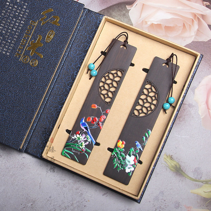 Retro Redwood Flowers Păsări Scobiți Semne de carte pandantiv cu ciucuri Semn de paginare din lemn pentru birou Rechizite pentru citire pentru studenți Papetarie