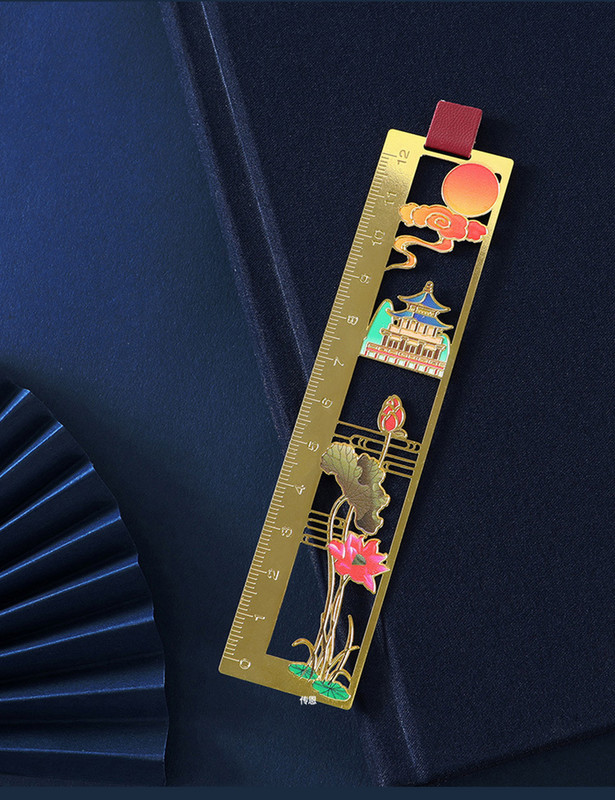 Δημιουργικοί σελιδοδείκτες Κινέζικο στυλ Κοίλο σελιδοδείκτη Μεταλλικό ορειχάλκινο φωτιστικό πίνακα σελιδοδείκτης Δώρο Βιβλιοθήκη Mountain Crane Deer Lotus