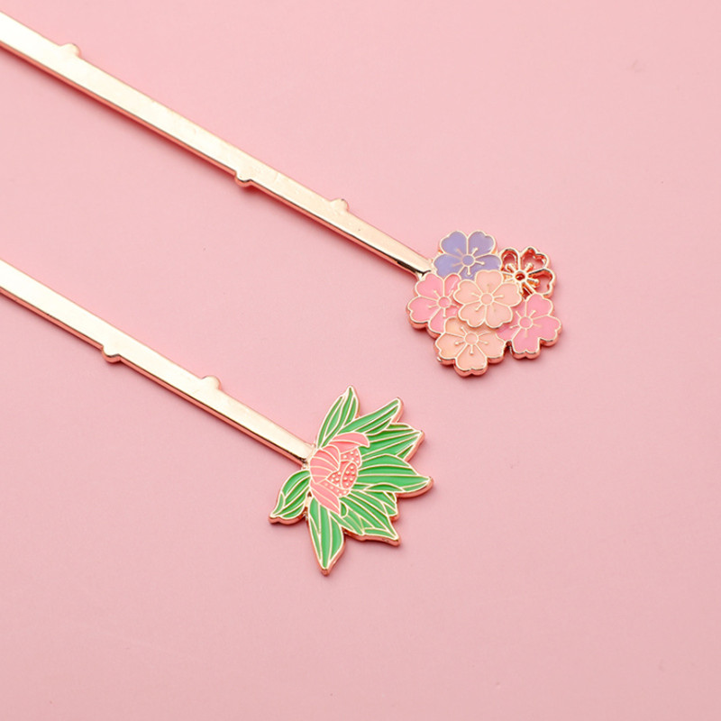 1 бр Lotus Bookmarks Creative Classical Exquisite Mini Metal Art Pattern Book Mark Page Папка Офис Училищни пособия Канцеларски материали