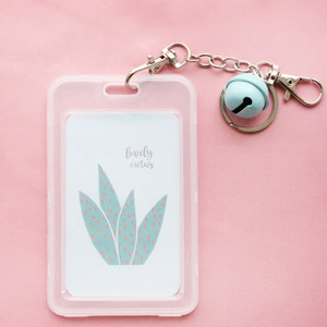 LITZY Kawaii kaktusa nozīmītes kartes turētājs ar zvaniņu biroja skolas nozīmītes turētājam Medmāsas ārsta identifikācijas karte atslēgu piekariņa Porte emblēma