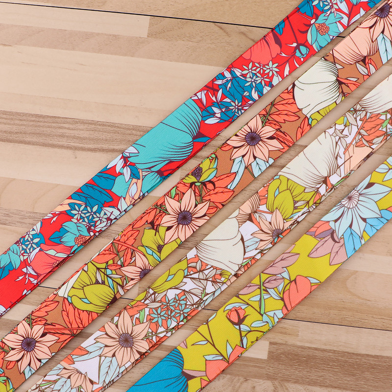 Ransitute R2782 Fashion Chinese rose Lanyard Card ID Car Keychain ID Card Pass Gym Phone Badge Ключодържател Бижута