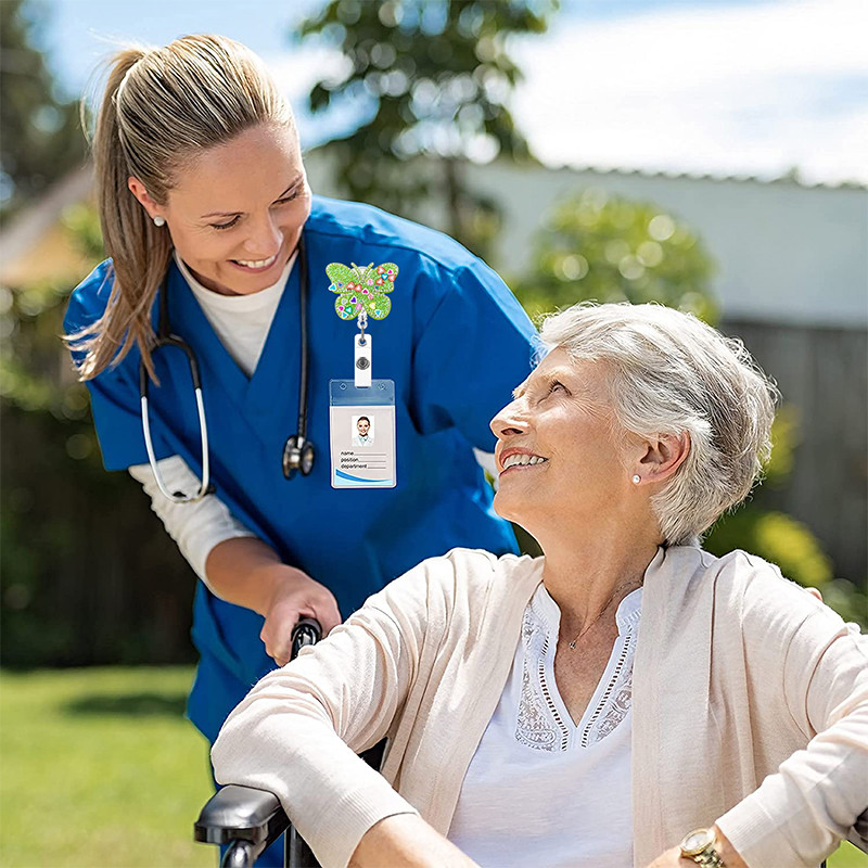 Rhinestone leptir uvlačiva stezaljka za značku Pribor za medicinsku sestru Držač iskaznice liječnika Rotirajući ukrasni držač za kolut za značku