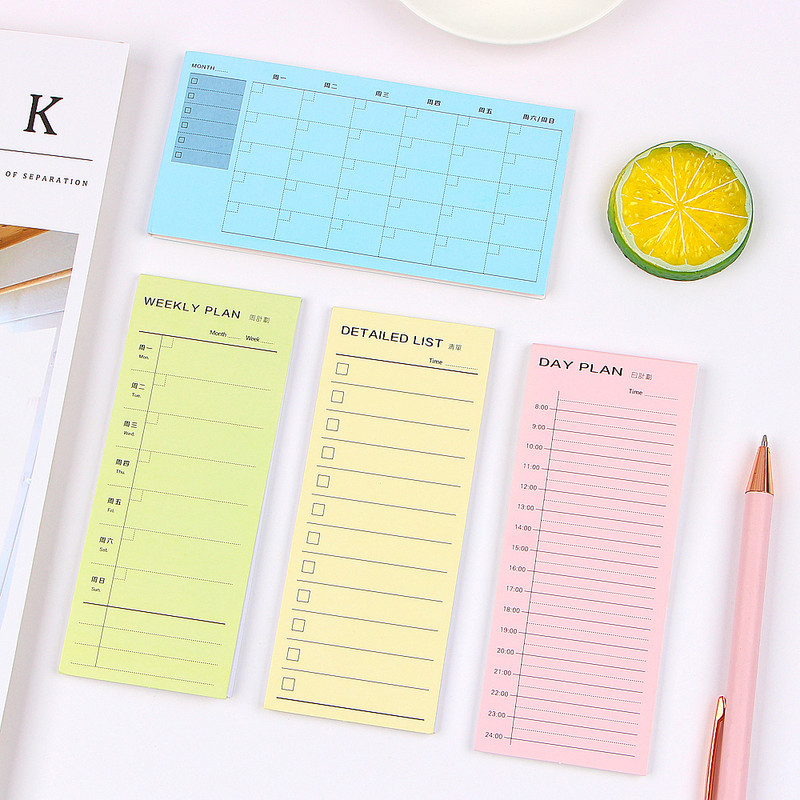 1 gab. Ikdienas iknedēļas mēneša plānotāja kontrolsaraksts Pārnēsājamas mazas grāmatu piezīmju lapiņas Līmlapiņas Kancelejas piederumi Skolas piederumi