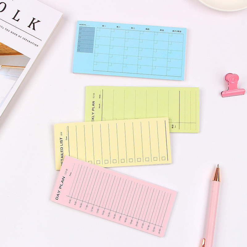 1 gab. Ikdienas iknedēļas mēneša plānotāja kontrolsaraksts Pārnēsājamas mazas grāmatu piezīmju lapiņas Līmlapiņas Kancelejas piederumi Skolas piederumi