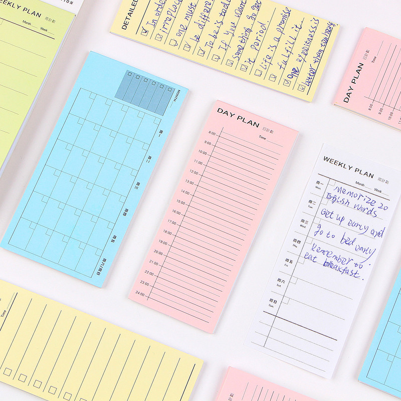 1 gab. Ikdienas iknedēļas mēneša plānotāja kontrolsaraksts Pārnēsājamas mazas grāmatu piezīmju lapiņas Līmlapiņas Kancelejas piederumi Skolas piederumi