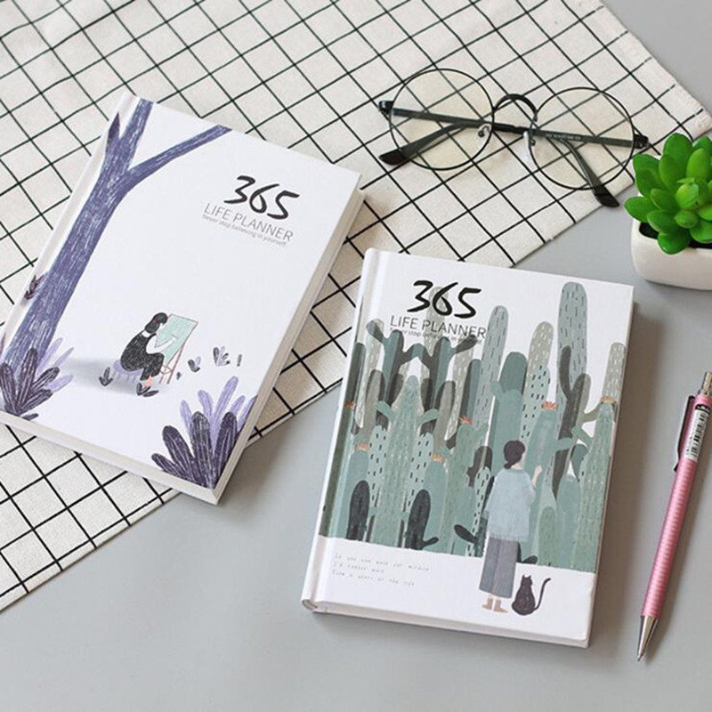 365 dienu plānotājs Piezīmju grāmatiņas Vienkārši grafiki Nākotnes dienasgrāmatas kārtotājs Studenti Biroja personīgās piezīmju grāmatiņas Kancelejas piederumi Skolas piederumi