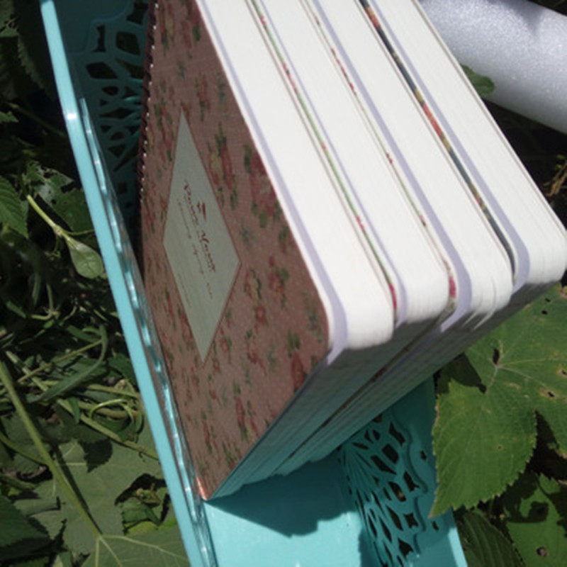 A5 formāta spirālveida piezīmju grāmatiņa, 80 loksnes, mazi ziedi, vāki, papīrs dienasgrāmata, ceļojumu plānotājs, līnija, piezīmju grāmatiņa, biroja skolas skolēna dāvana