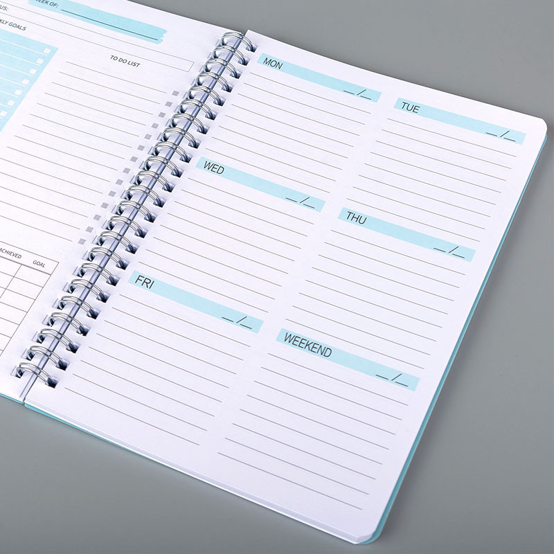 2023. gada nedēļas plānotājs A5 spirālveida iesiešanas piezīmju grāmatiņa 52 nedēļas Darba kārtība Grafiks organizatora dienasgrāmata Žurnāls Kancelejas preces Biroja piederumi Skolas piederumi